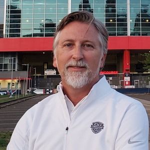 Meet your Posher, Dennis